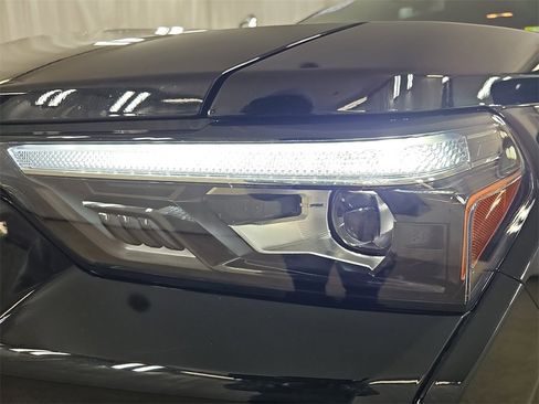 Certified 2023 Chevrolet Colorado Z71 w/ Z71 Convenience Package 2 image 35