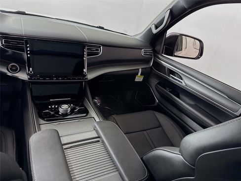 New 2026 Jeep Grand Wagoneer Limited AWD/4WD image 19