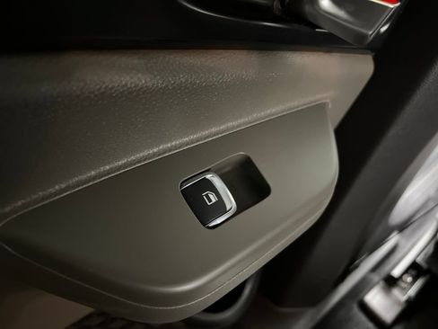 Used 2026 Kia Carnival LXS FWD image 21