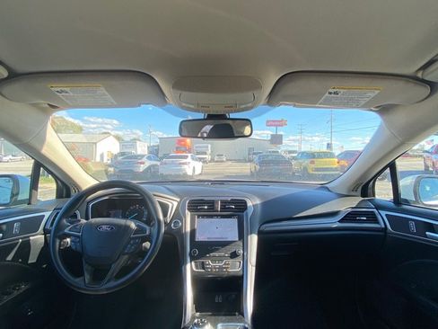 Used 2019 Ford Fusion SE image 10