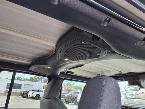 Used 2024 Jeep Wrangler Sport S image 18