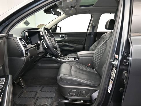 Used 2023 Kia Sorento SX image 12