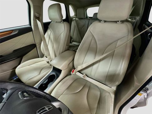 Used 2017 Lincoln MKC Select w/ Select Plus Package FWD image 21