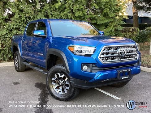 Used 2017 Toyota Tacoma TRD Off-Road image 1