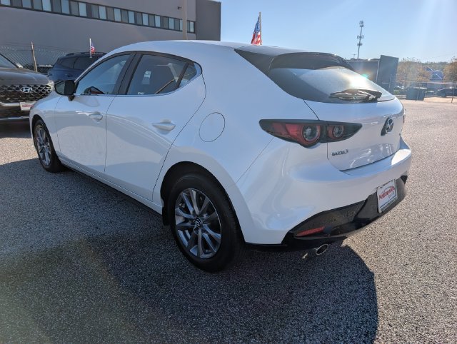 Used 2022 MAZDA MAZDA3 s FWD image 3