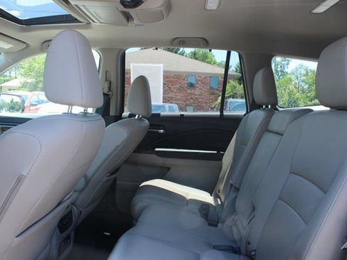 Used 2019 Honda Pilot Touring image 31