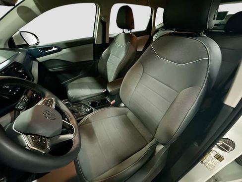 Used 2023 Volkswagen Taos SE image 21