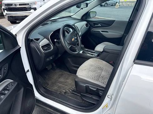 Used 2018 Chevrolet Equinox LS FWD image 11
