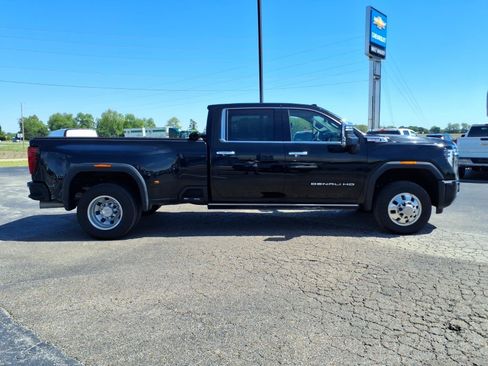Used 2024 GMC Sierra 3500 Denali w/ Technology Package AWD/4WD image 6