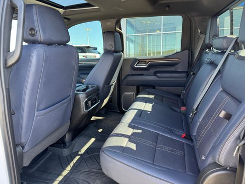 Certified 2023 Chevrolet Silverado 1500 High Country w/ High Country Premium Package AWD/4WD image 15