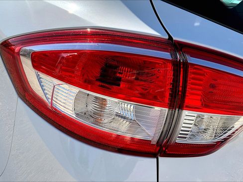 Used 2017 Ford C-MAX SE image 28