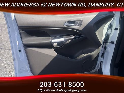 Used 2022 Ford Transit Connect XLT FWD image 9