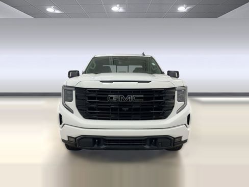 Used 2022 GMC Sierra 1500 Elevation w/ Elevation Premium Package image 4