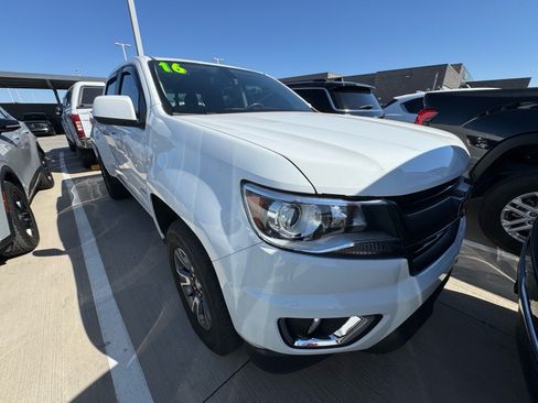 Used 2016 Chevrolet Colorado Z71 AWD/4WD image 5
