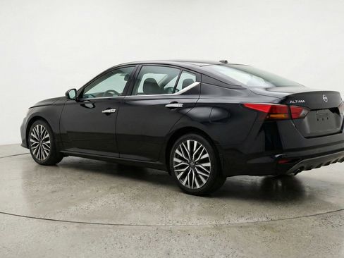 Used 2025 Nissan Altima 2.5 SV FWD image 6