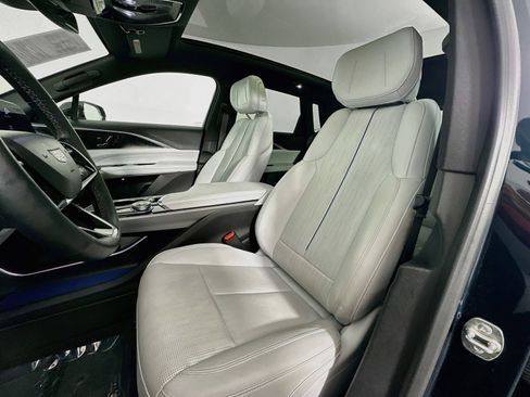 Used 2024 Cadillac Lyriq Luxury AWD/4WD image 21