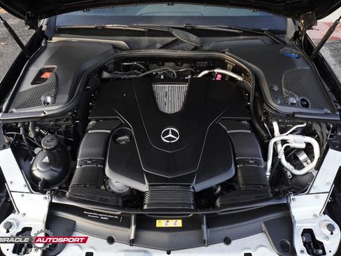 Used 2017 Mercedes-Benz E 400 4MATIC Wagon image 13