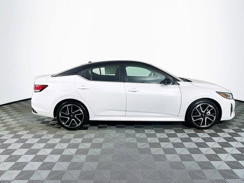 Used 2024 Nissan Sentra SR FWD image 9