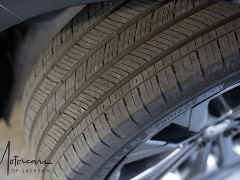 Used 2023 Toyota Sienna XSE image 32