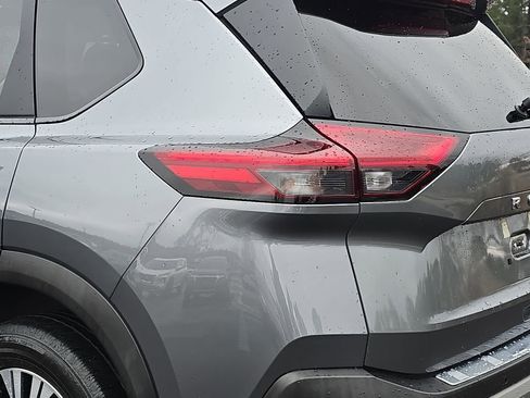 Used 2023 Nissan Rogue SV w/ SV Premium B Package image 37