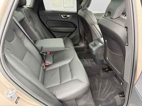 Certified 2023 Volvo XC60 B5 Plus w/ Climate Package AWD/4WD image 11