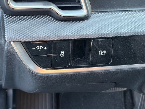 Used 2023 Kia Sportage LX image 10