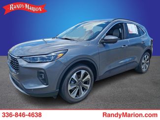 Used 2025 Ford Escape Platinum w/ Premium Technology Package AWD/4WD video 1