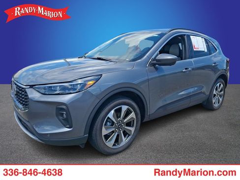 Used 2025 Ford Escape Platinum w/ Premium Technology Package AWD/4WD image 1