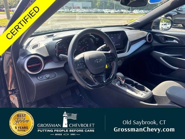 Used 2024 Chevrolet Trax RS w/ Sunroof Package FWD image 8