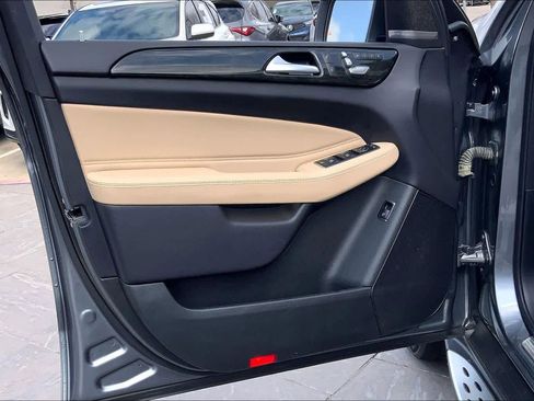 Used 2017 Mercedes-Benz GLS 450 4MATIC image 22