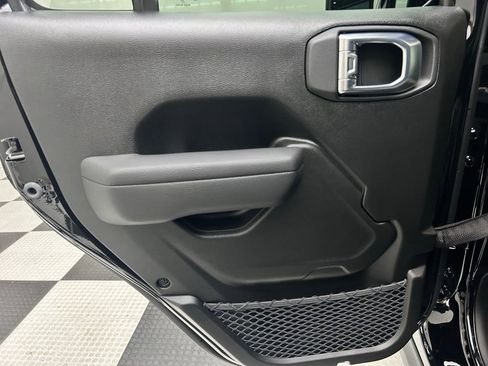 New 2026 Jeep Wrangler Unlimited Rubicon image 10