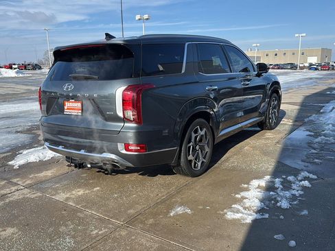 Used 2022 Hyundai Palisade Calligraphy w/ Winter Package image 2