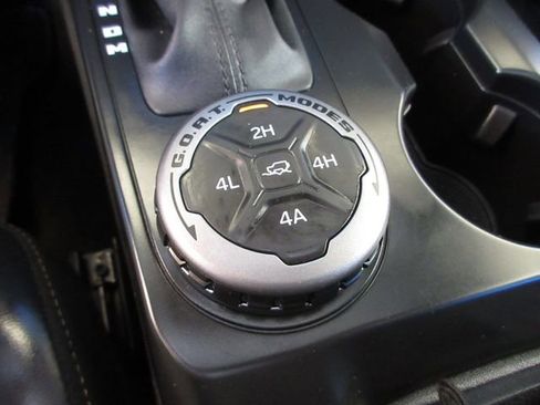 Certified 2025 Ford Bronco Badlands image 19