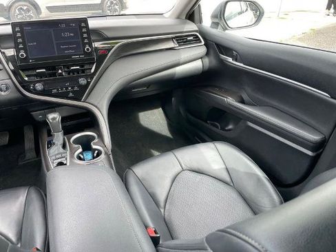 Used 2023 Toyota Camry XLE image 9