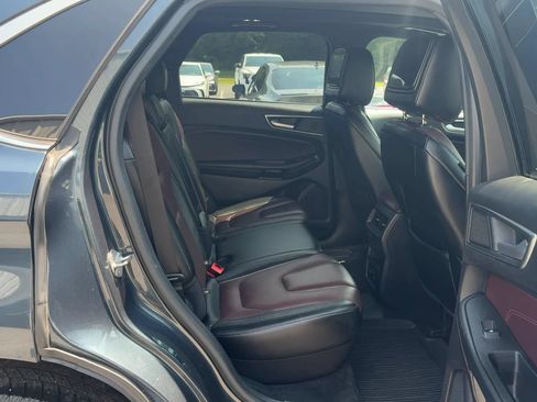 Used 2022 Ford Edge Titanium w/ Equipment Group 301A AWD/4WD image 18