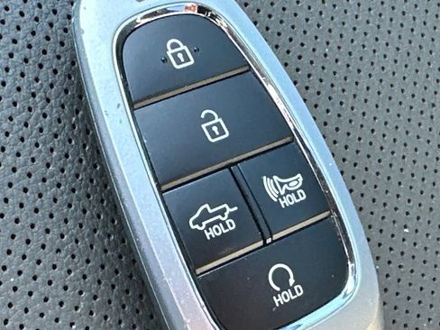 Used 2024 Hyundai Santa Cruz Limited image 35