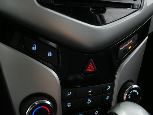 Used 2012 Chevrolet Cruze LT image 29