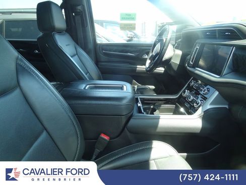 Used 2022 GMC Yukon XL Denali AWD/4WD image 10