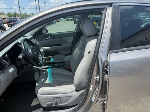 Used 2016 Kia Optima EX w/ Premium Package image 9
