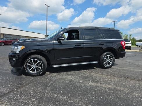 Used 2019 Ford Expedition XLT w/ Equipment Group 202A AWD/4WD image 3