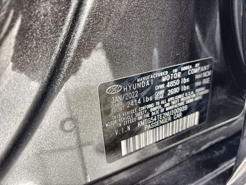 Used 2022 Genesis G70 3.3T RWD image 27