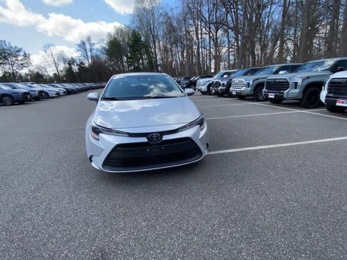 Used 2024 Toyota Corolla LE FWD image 8