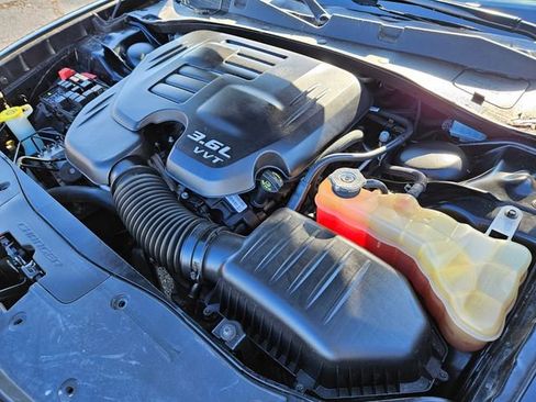 Used 2019 Dodge Charger SXT w/ Blacktop Package image 17