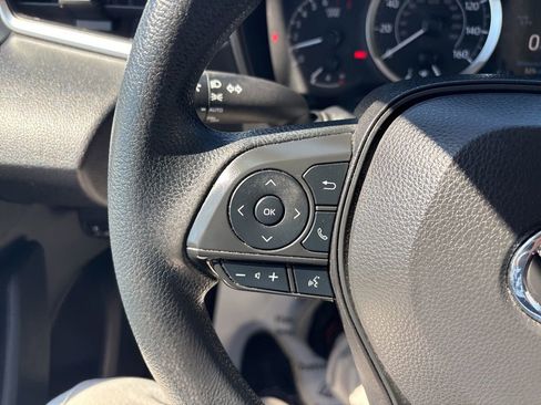 Used 2022 Toyota Corolla LE FWD image 22