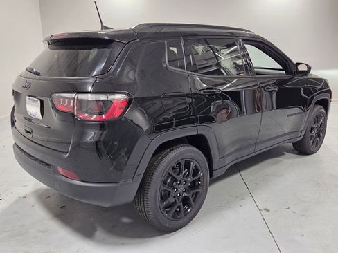 New 2026 Jeep Compass Latitude image 12