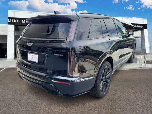 New 2026 Cadillac Vistiq Platinum image 3