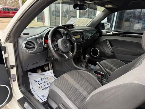Used 2012 Volkswagen Beetle 2.0T image 17
