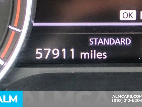 Used 2024 Nissan Rogue SV image 38