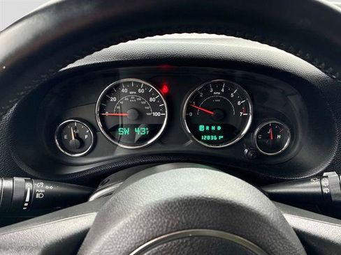 Used 2015 Jeep Wrangler Rubicon w/ Dual Top Group image 27