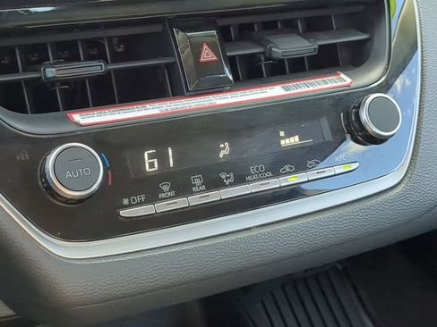 Used 2023 Toyota Corolla LE image 32